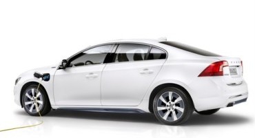 Al Salone di Pechino Volvo presenta la S60L Ibrida Plug-In a benzina