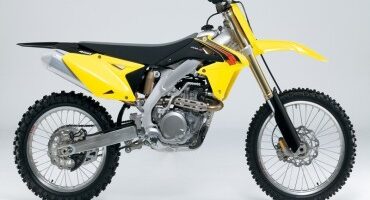 Suzuki presenta la nuova RM-Z450 MY 2015