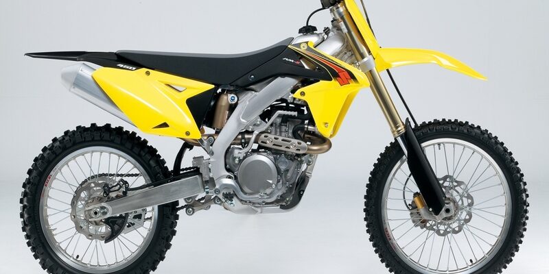 nuovo-suzuki-rm-z450-my-2015-scarica-una-foto3.jpg1_.jpg