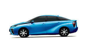 toyota-svela-il-design-esterno-della-sedan-fuel-cell-fcv1406_side