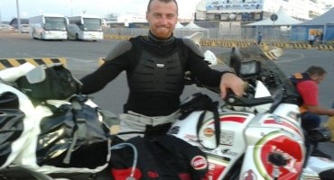 Gianclaudio Aiossa, in solitaria da Reggio Calabria a Capo Nordo in sella alla sua Yamaha