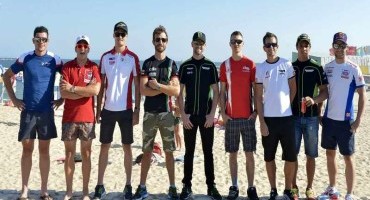 WSBK: i piloti incontrano i fan sul lungomare di Portimao