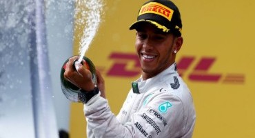 F1 – GP di Silverstone – Hamilton vince in casa e torna in corsa per il titolo, 6° Alonso, fuori Raikkonen