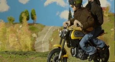 Ducati, i dettagli del nuovo Scrambler in un originale e divertente video su internet