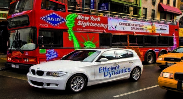 BMW Serie 1: dopo 10 anni è ancora pioniera del piacere di guida e innovatrice del BMW Efficient Dynamics BMW Serie 1: dopo 10 anni è ancora pioniera del piacere di guida e innovatrice del BMW Efficient Dynamics