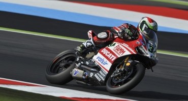 Mondiale SBK, Magny-Cours: Giugliano e il Ducati Superbike Team chiudono al primo posto la prima giornata di prove