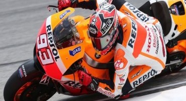 Marquez take 50th career pole and new Sepang record with Dani in second