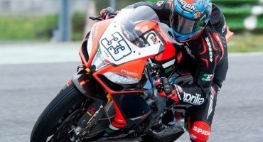 Mondiale Superbike, Magny-Cours, Melandri conquista Gara 2 precedendo Guintoli e Haslam