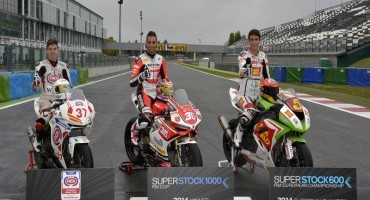 Pirelli DIABLO™ con le Rain posteriori le Aprilia WSB volano a Magny-Cours