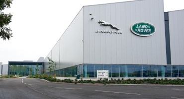 Jaguar Land Rover, inaugura il nuovo Centro Produzione Motori