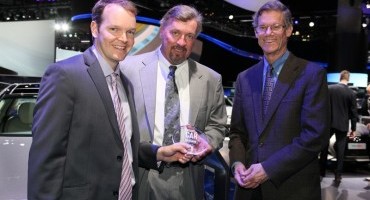 Salone di Los Angeles, Hyundai Genesis riceve il premio “LUXURY CAR OF THE YEAR” da Populr Mechanics