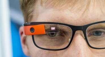 BMW Group tests smart eyewear for quality assurance in production