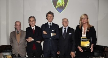 Presentato un nuovo e prestigioso libro dedicato a Lamborghini: “Lamborghini – 50 anni di fascino e passione”