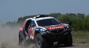 Dakar 2015: le Peugeot 2008 DKR all’attacco