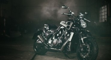 Yamaha, per i 30 anni del modello VMAX , la nuova versione CARBON M.Y. 2015