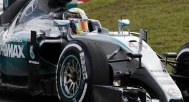 Formula1, GP della Malesia, Hamilton in Pole, 2° posto per la Ferrari di Vettel, 3° Rosberg