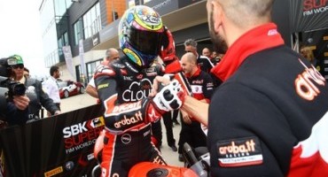 WSBK, MotorLand di Aragon, Chaz Davies e la sua Ducati in cima al podio in Gara 2, poi Rea e Haslam