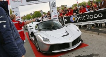 Le Ferrari giungono al traguardo della 24a edizione del Tour Auto