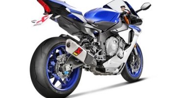 Yamaha YZF-R1: performance eccezionali con gi scarichi Akrapovič