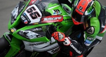 WSBK, Donington, Gara 2, strepitosa doppietta di Tom Sykes, poi Rea, Davies e Haslam