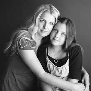 566_hp_small_mother-daughter-portraits-300