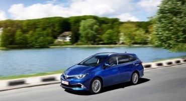 Toyota presenta la sua nuova media: “AURIS”