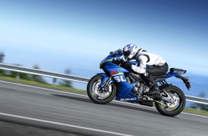 gsx-r-30th-anniversary-su-facebook-suzuki-celebra-la-storia-delle-gsx-r-scarica-immagine-gsx-r750