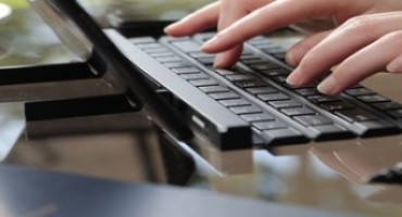 LG presenta la tastiera tascabile full-size LG presenta la tastiera tascabile full-size