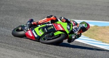 WSBK, Tissot-Superpole: Tom Sykes conquista la pole a Jerez e stabilisce il nuovo record della pista