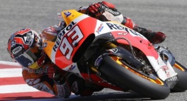 Moto GP 2015, Aragon: pole e record sul giro per Marc Marquez, 3° Iannone, solo 6° Rossi