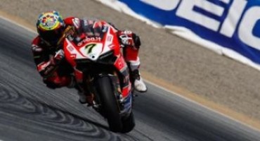 WSBK, Jerez, in Gara 2 Chaz Davies (Ducati) vince davanti alle Aprilia ufficiali