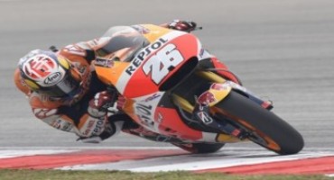 MotoGP, Sepang: Pedrosa sigla la pole e il nuovo record della pista, 3° Rossi davanti a Lorenzo