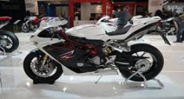 EICMA 2015, MV Agusta presenta due anteprime mondiali: nuova Brutale 800 e Dragster RR LH44