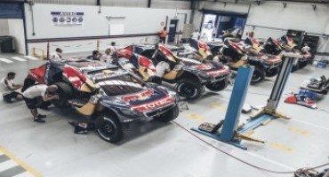 Dakar 2016 – Team Peugeot Total: nel prologo, secondo tempo per Sainz e la 2008 DKR