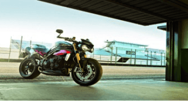 Triumph, sulla linea di partenza le nuove Speed Triple S e Speed Triple R