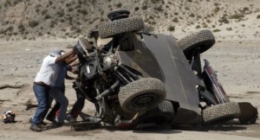 Dakar 2016: Ottava tappa, vince Al-Attiyah, bruttissimo incidente per Loeb, Peterhansel prende la testa