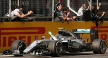 Formula1 – GP Cina: terzo successo stagionale per Nico Rosberg che chiude davanti a Vettel