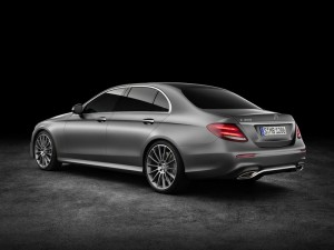 E 400 4MATIC, AMG Line, selenitgrau magno, Leder schwarz/sattelbraun E 400 4MATIC, AMG Line, selenit grey magno, leather black/saddle brown