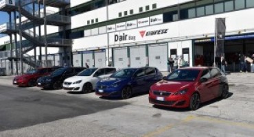 308 GTi by Peugeot Sport: Paolo Andreucci affianca i primi clienti della sportiva francese