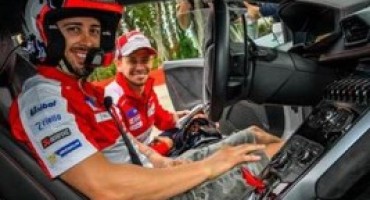 I piloti di Ducati Corse, Dovizioso e Stoner, ospiti della Squadra Corse Lamborghini