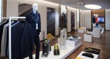Automobili Lamborghini presenta la collezione primavera estate 2017