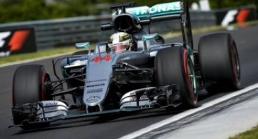 Formula 1, Lewis Hamilton vince il GP di Ungheria e conquista la testa del mondiale