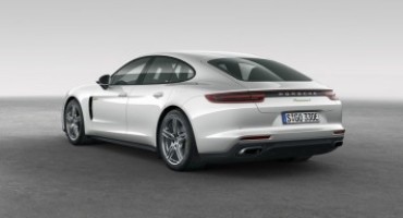 Porsche presenta a Parigi la versione ibrida della Panamera