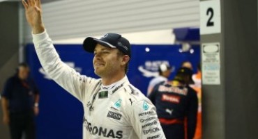 Formula 1 – GP Singapore, Nico Rosberg vince e conquista la vetta della classifica