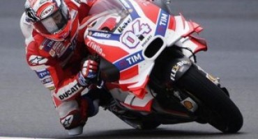 MotoGP – GP Sepang: Dovizioso stratosferico su pista bagnata, vince dopo sette anni di digiuno