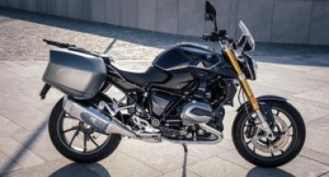 BMW Motorrad presenta la nuova R 1200 R nell’originale versione Black Edition