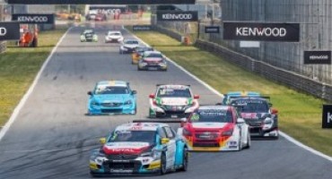 Nel Mondiale Turismo a Monza si affermano Tom Chilton su Citroën C-Elysée e Thed Björk su Volvo S60