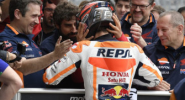 MotoGP-GP Stati Uniti: pole di Marquez che brucia sul filo Vinales, terzo Rossi