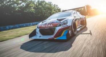 Sébastien Loeb diventa proprietario della mitica Peugeot 208T16 Pikes Peaks