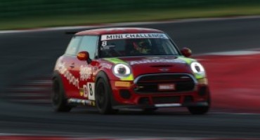 MINI Challenge 2017, nel primo round a Misano la pole a Luca Rangoni e Maurizio Losi